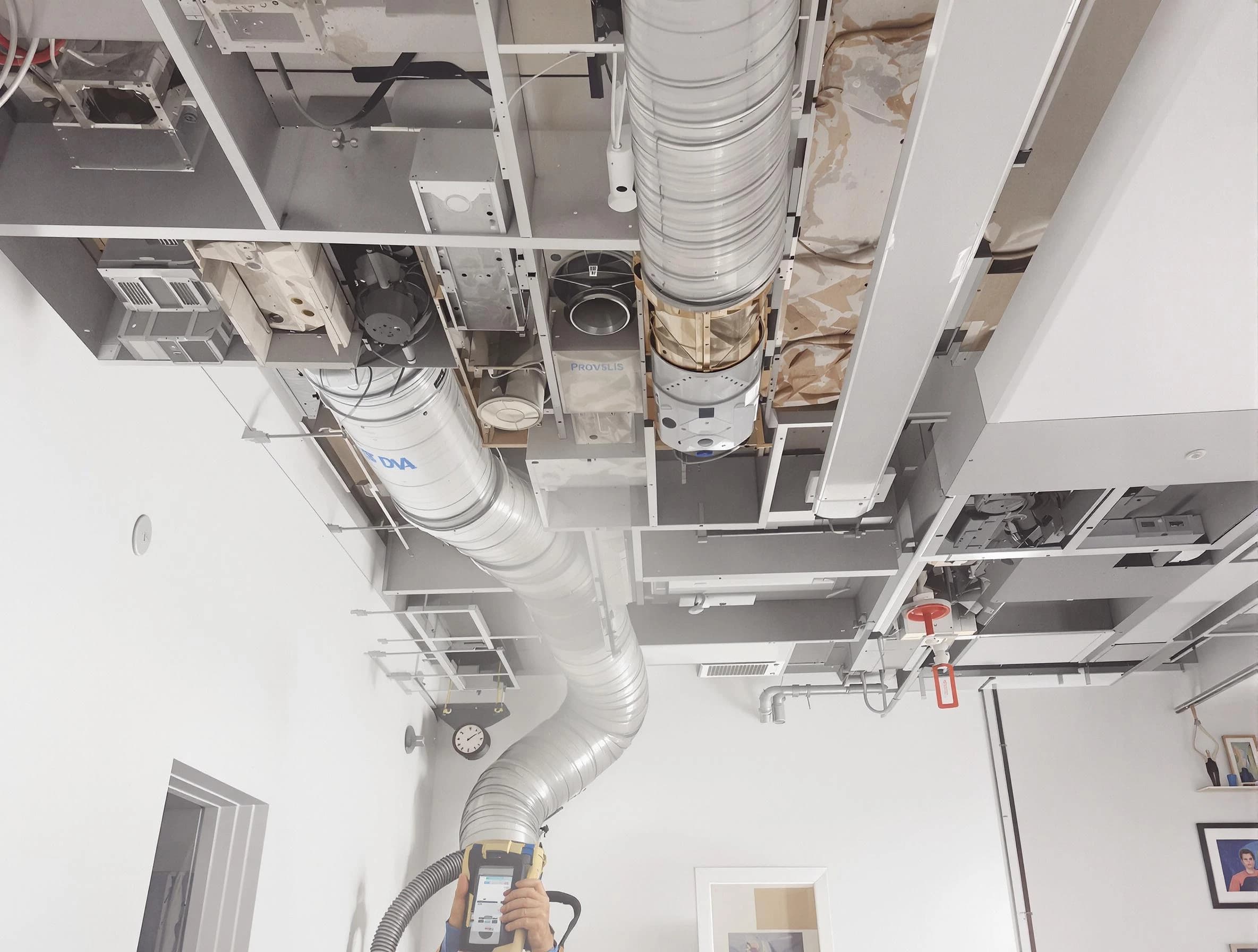 Professional air duct cleaning service by Glendale Air Duct Cleaning in Glendale